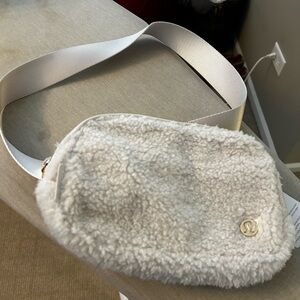Lululemon Everyday Fleece belt bag